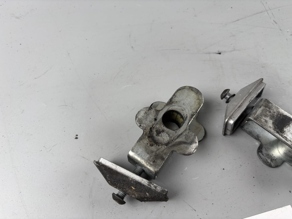 Suzuki GSF600 GN77B Kettenspanner Chain Schwinge Swing