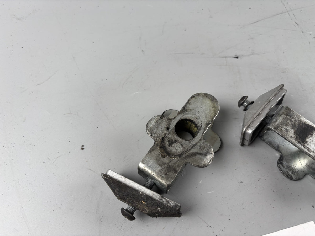 Suzuki GSF600 GN77B Kettenspanner Chain Schwinge Swing
