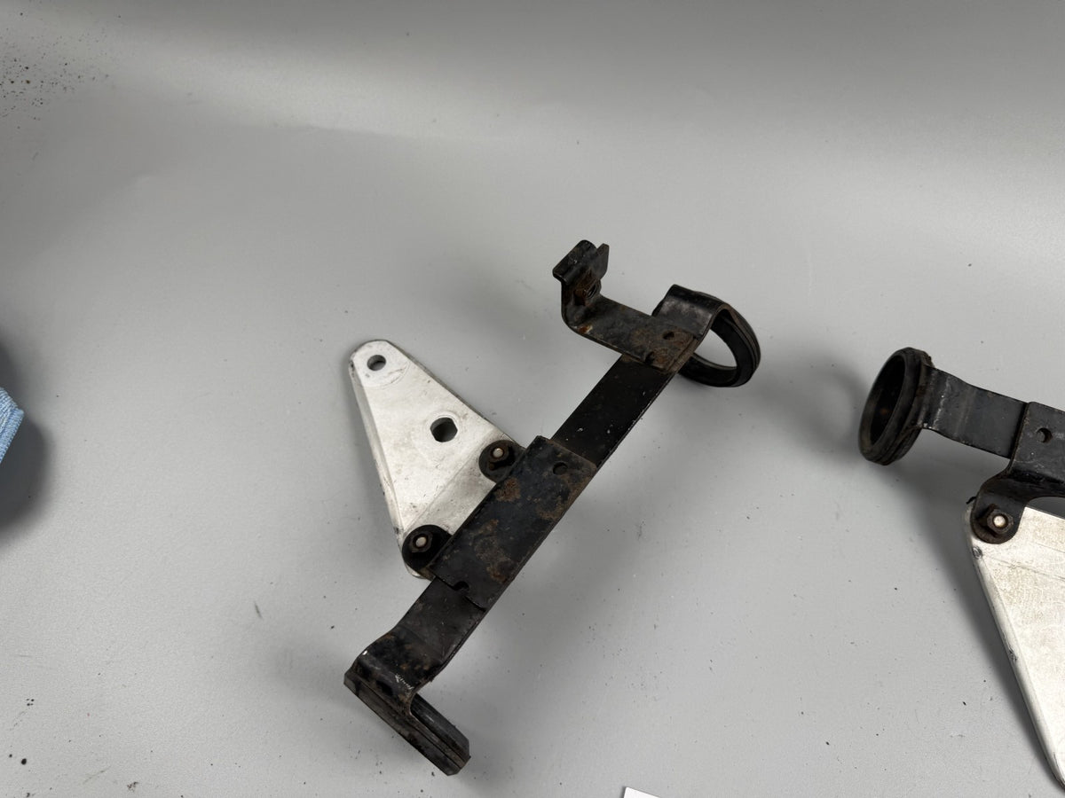 Suzuki GSX 750 AE Inazuma Blinkerhalter Scheinwerferhalter Holder Gabel