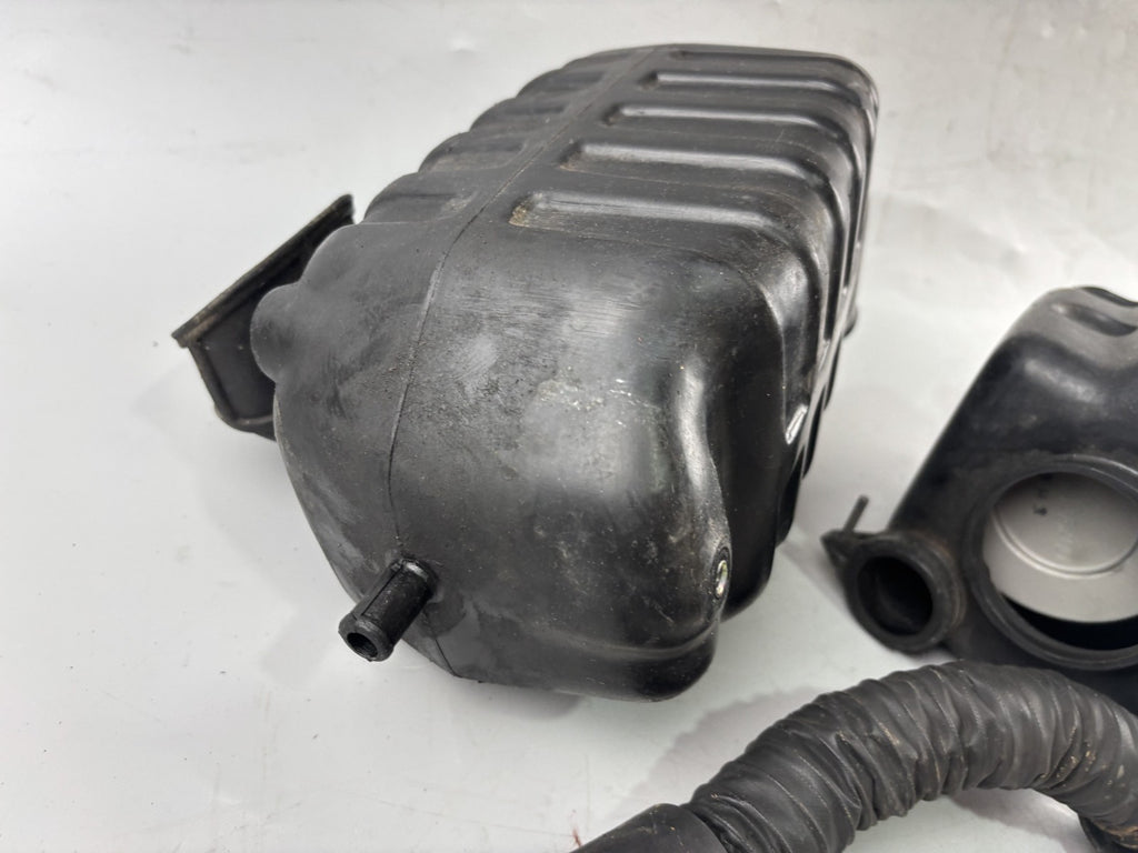 Suzuki VX 800 VS51B Airbox Luftfilterkasten Ansaugung Motor Engine