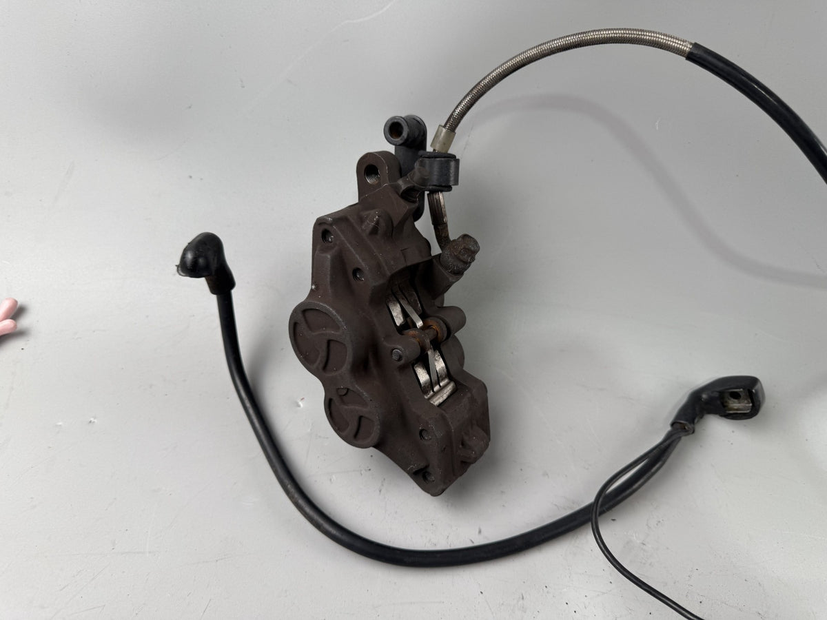 Triumph Speed Triple 900 T300B Bremsanlage Brake Bremse Sattel Bremse vorne