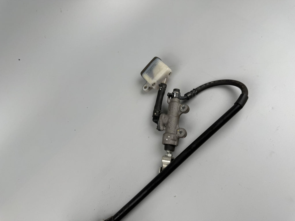 Honda CBR125 JC50 Bremspumpe Bremse Brake Bremssattel hinten back Leitung