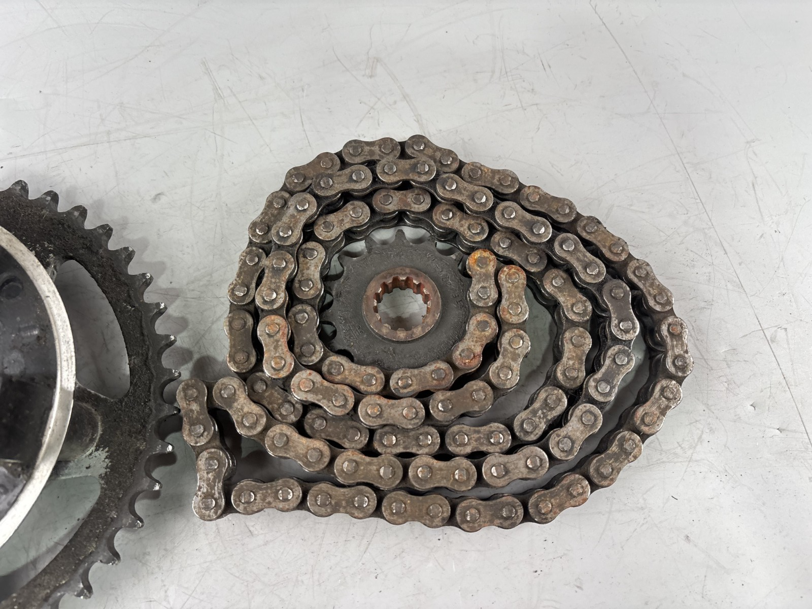 Honda CBF 600 S PC38 Kettensatz Kettenkit Ritzel Chain Ritzel Kettenradträger