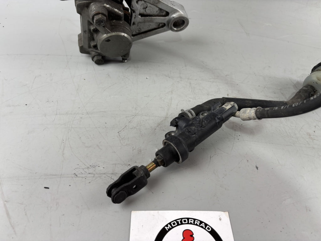 Yamaha FZS600 Fazer RJ02 Bremsanlage Brake Bremse Pumpe Sattel hinten back