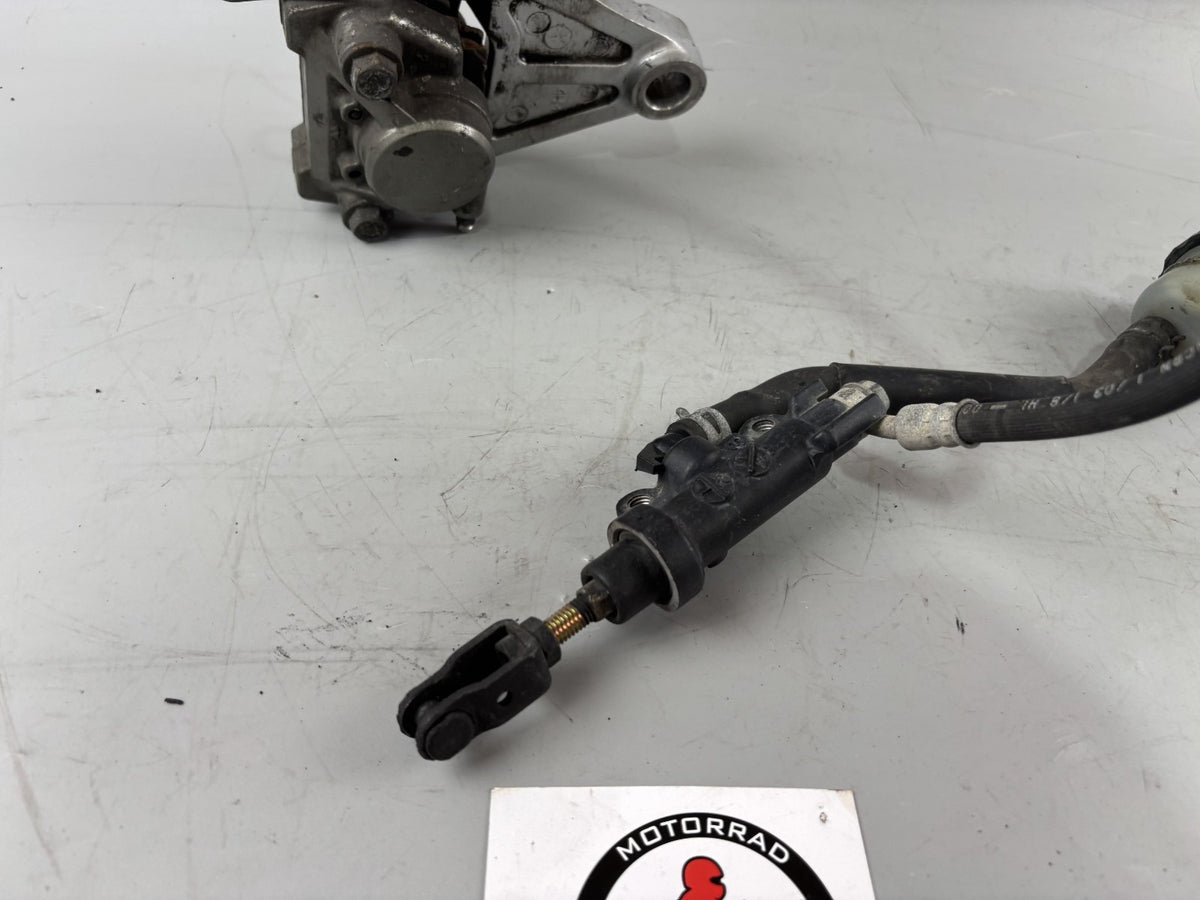 Yamaha FZS600 Fazer RJ02 Bremsanlage Brake Bremse Pumpe Sattel hinten back