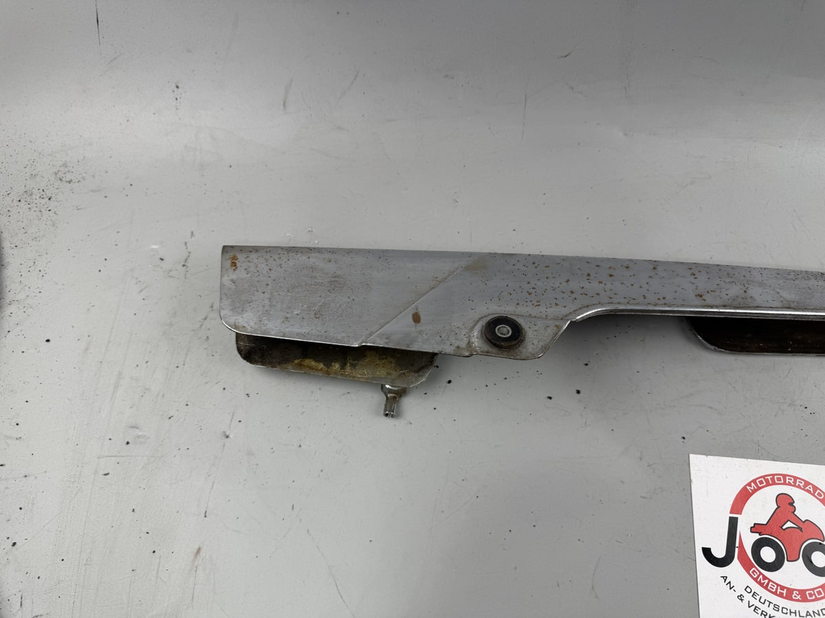 Suzuki GN250 NJ42A Kettenschutz Chain Abdeckung Cover Verkleidung