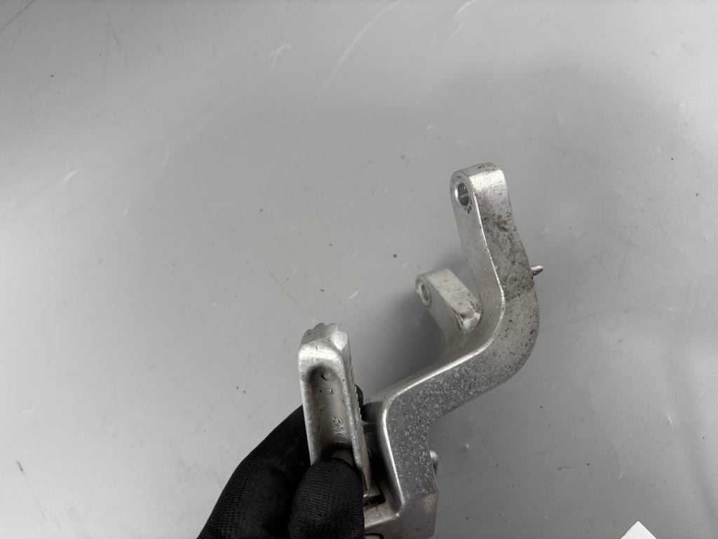 Yamaha YZF 1000 R Thunderace Fußrastenanlage Fußraste Sozius Beifahrer links lef