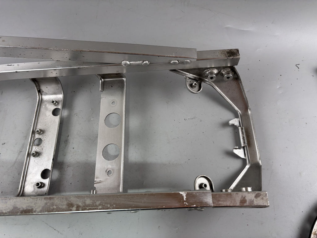 Suzuki GSX-R 1100 W GU75C Heckrahmen Frame Verbindung