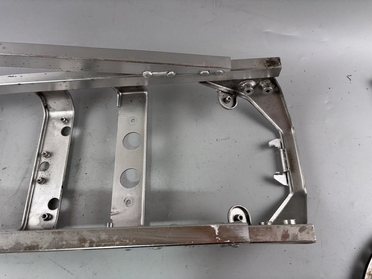 Suzuki GSX-R 1100 W GU75C Heckrahmen Frame Verbindung