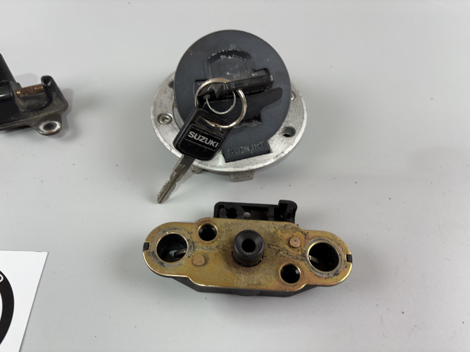 Suzuki GS 500 EU GM51B Schlosssatz Key Lock Zündschloss Tankschloss Sitzbank