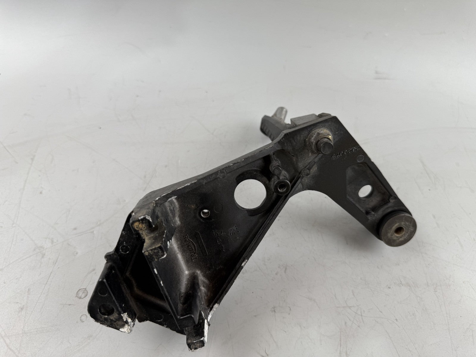 Triumph Daytona 1200 T300D Fußrastenanlage Halterung Fußraste Foot Hangers links
