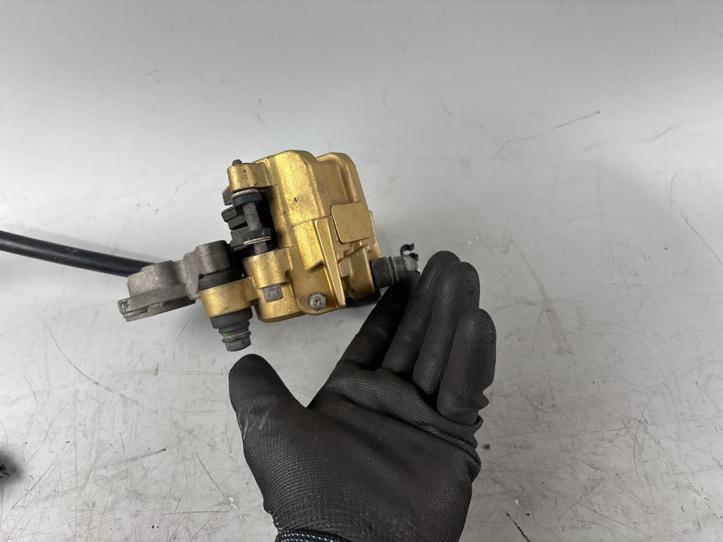 Honda CBF 600 S PC38 Bremssattel Pumpe Bremszange Brake hinten back