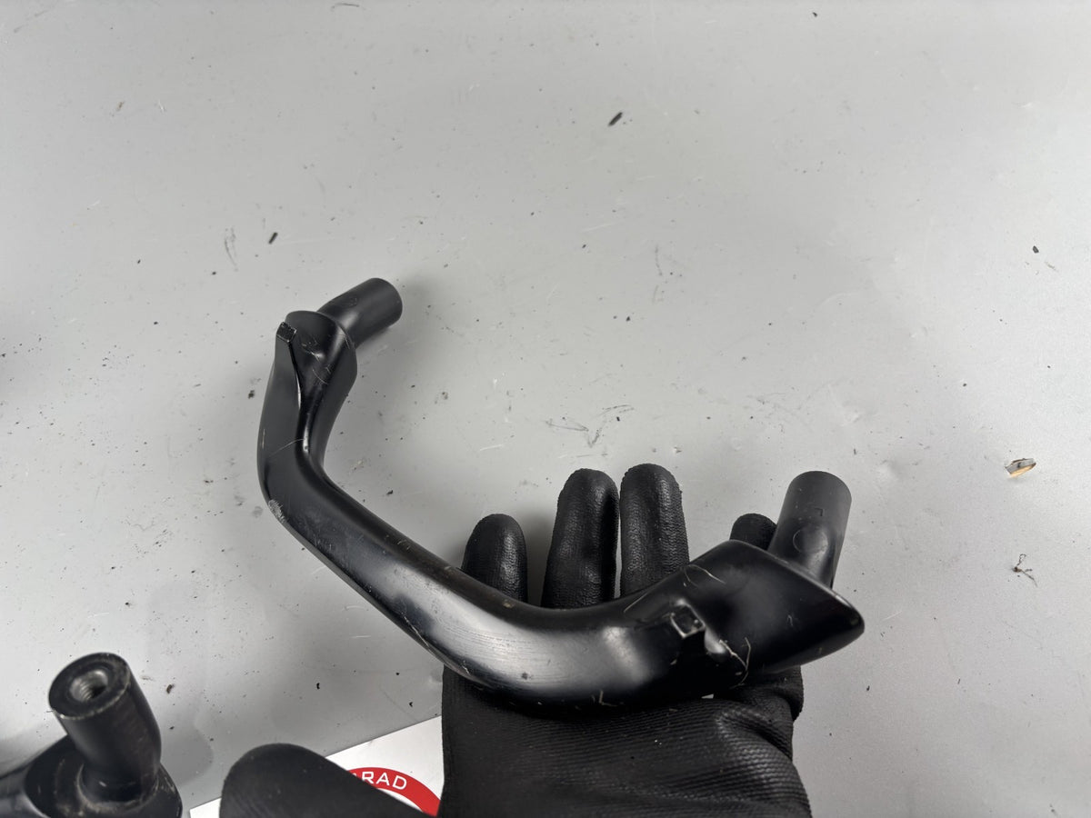 Kawasaki ZRX1100 ZRT10C Soziusgriffe Beifahrergriff Griff Holder Halter Spoiler