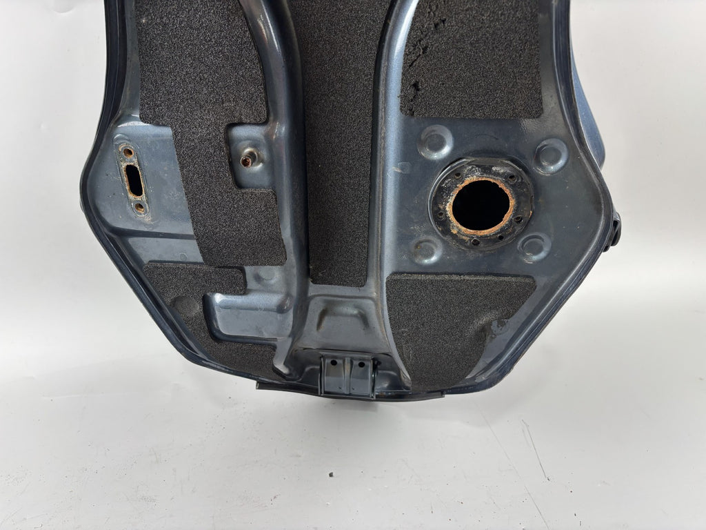Suzuki GSX 750 F AK11 Benzintank Kraftstofftank Benzintank Fuel Gas Gasoline