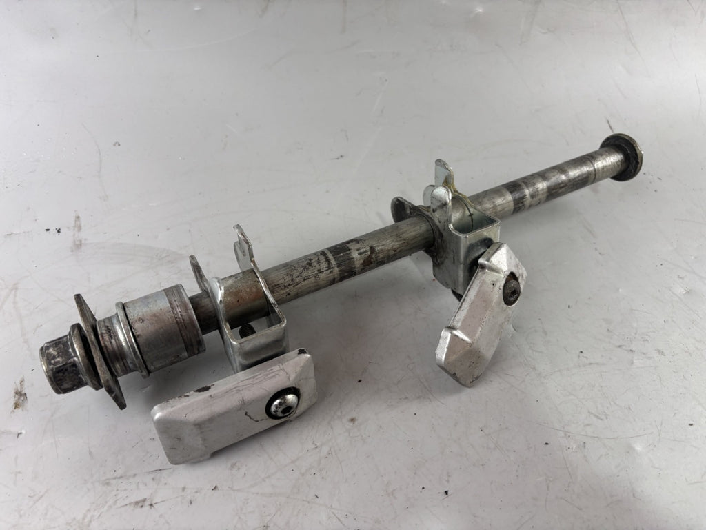 Suzuki GSX 750 AE Inazuma Achse Steckachse Kettenspanner