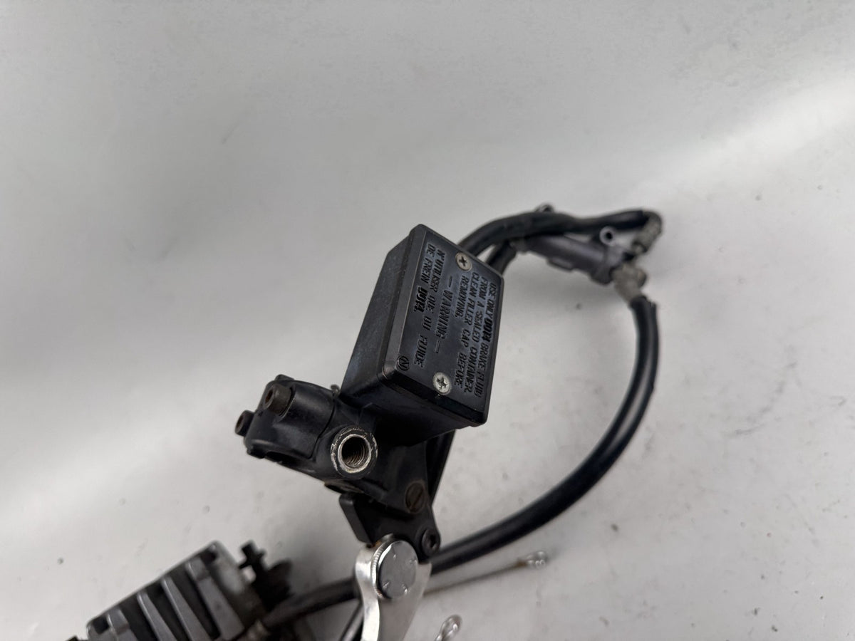 Kawasaki ZR 7 ZR750F Bremsanlage Brake Bremse Sattel Pumpe vorne front