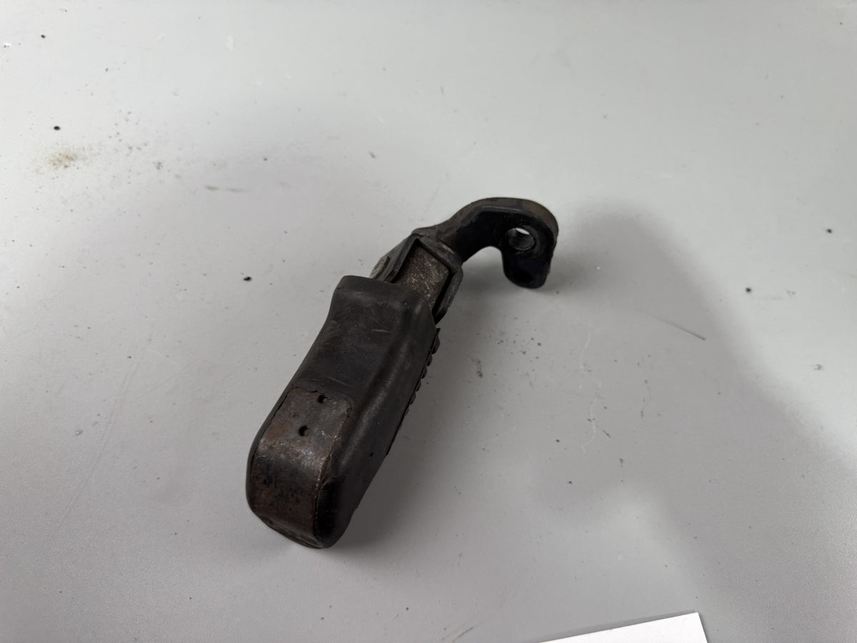 Yamaha XS 400 12E Fußraste Fahrerfußraste Foot Step Hangers links left