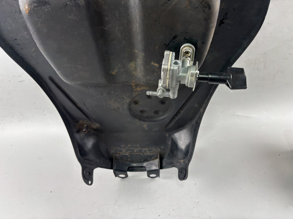 Suzuki GSF600 GN77B Tank Benzintank Fuel Gas Gasoline Kraftstofftank Treibstoff