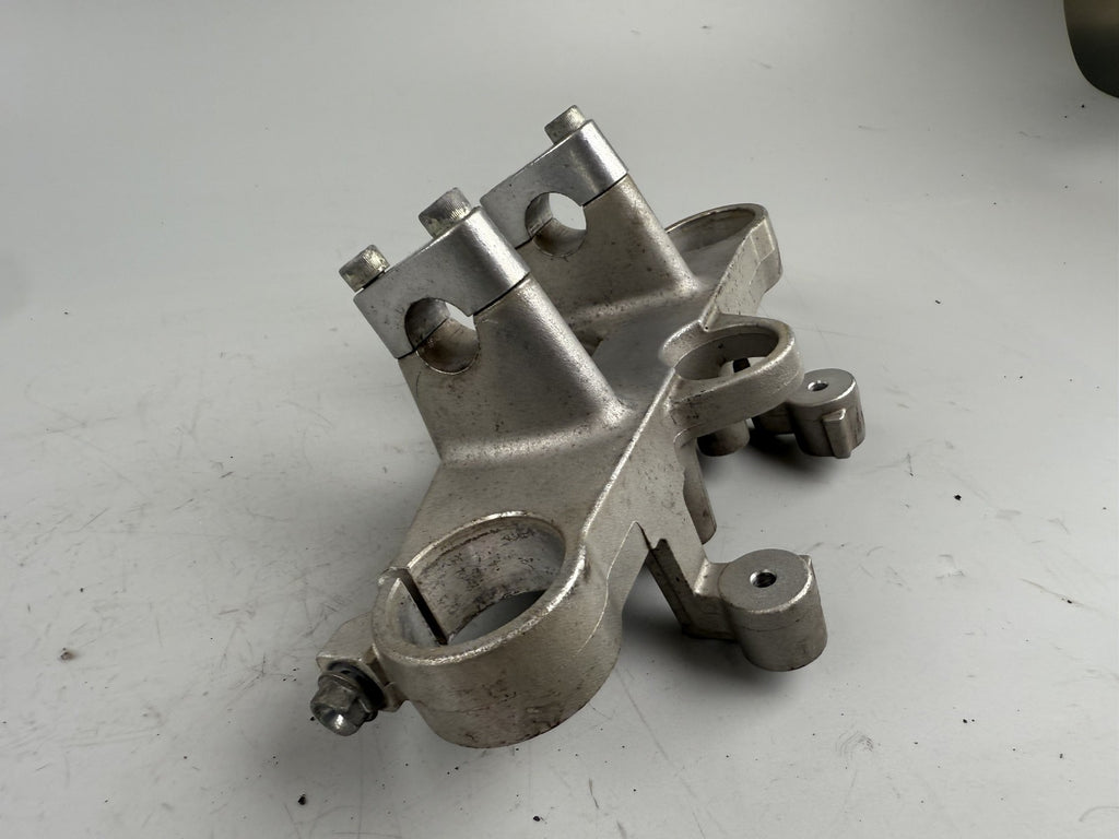 Suzuki GSX750 AE Inazuma Gabelbrücke Bridge Halterung Holder Lenker Handlebar
