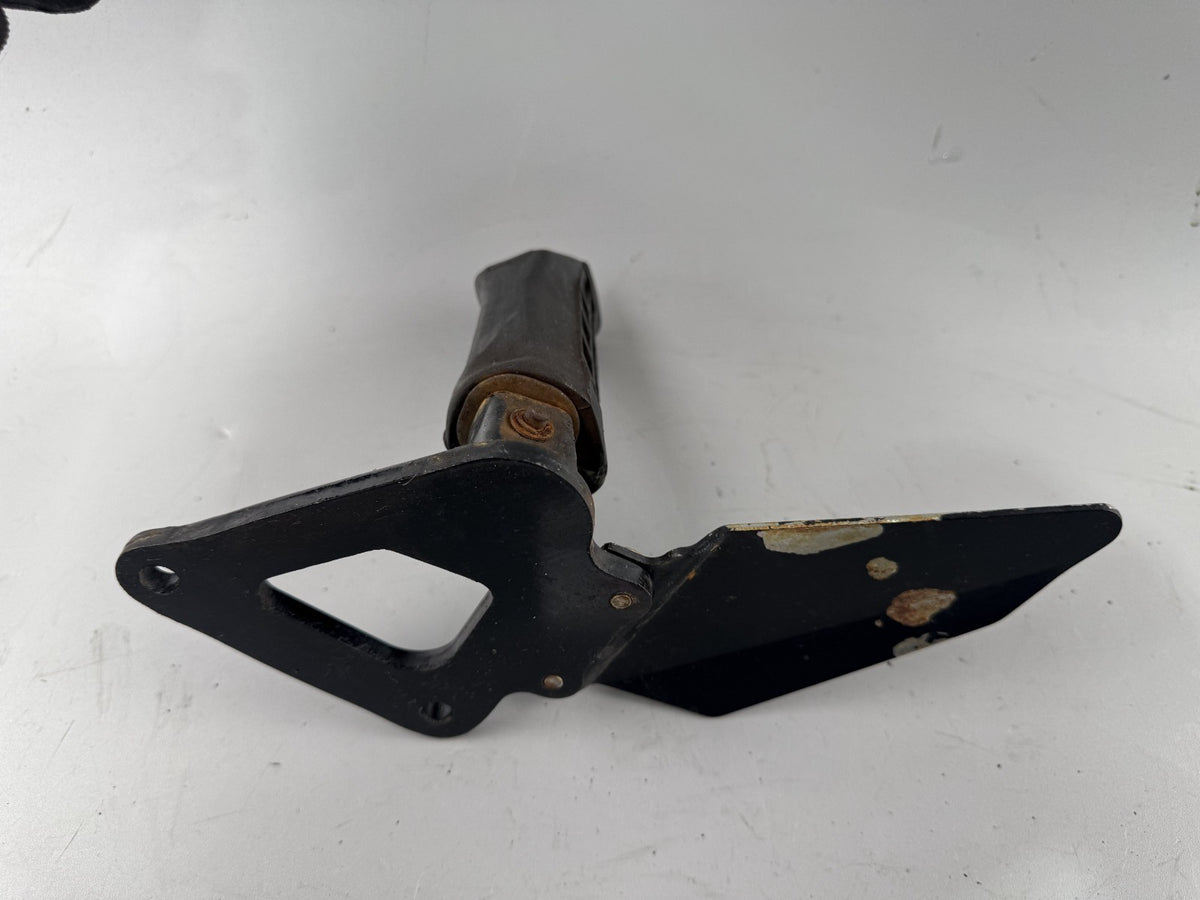 Suzuki GS 500 E GM 51 B Fußrastenanlage Fußraste Foot Step Hangers links left