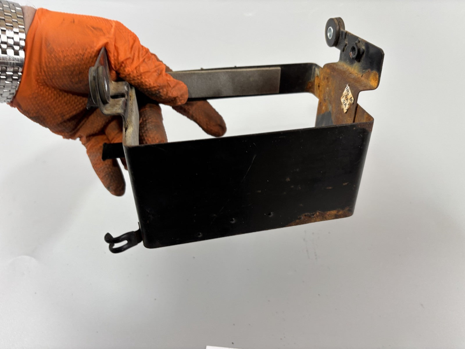 Suzuki GS 500 EU GM51B Batteriefach Batteriehalterung Holder