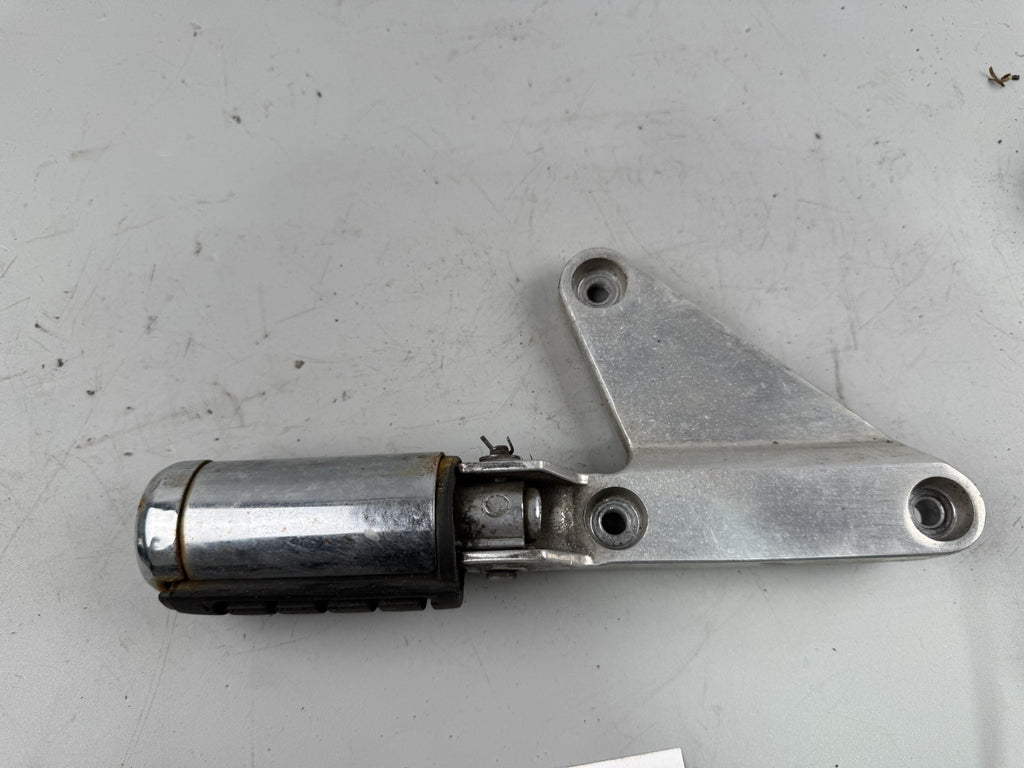 Honda CMX450 Rebell PC17 Fußraste Foot Stp Hangers hinten links left