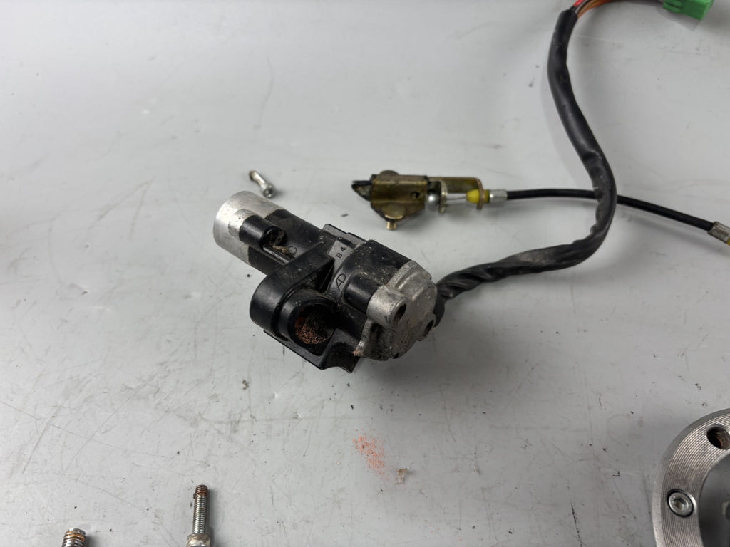 Suzuki GSX 750 AE Inazuma Schlosssatz Key Zündschloss Tankschloss Lock