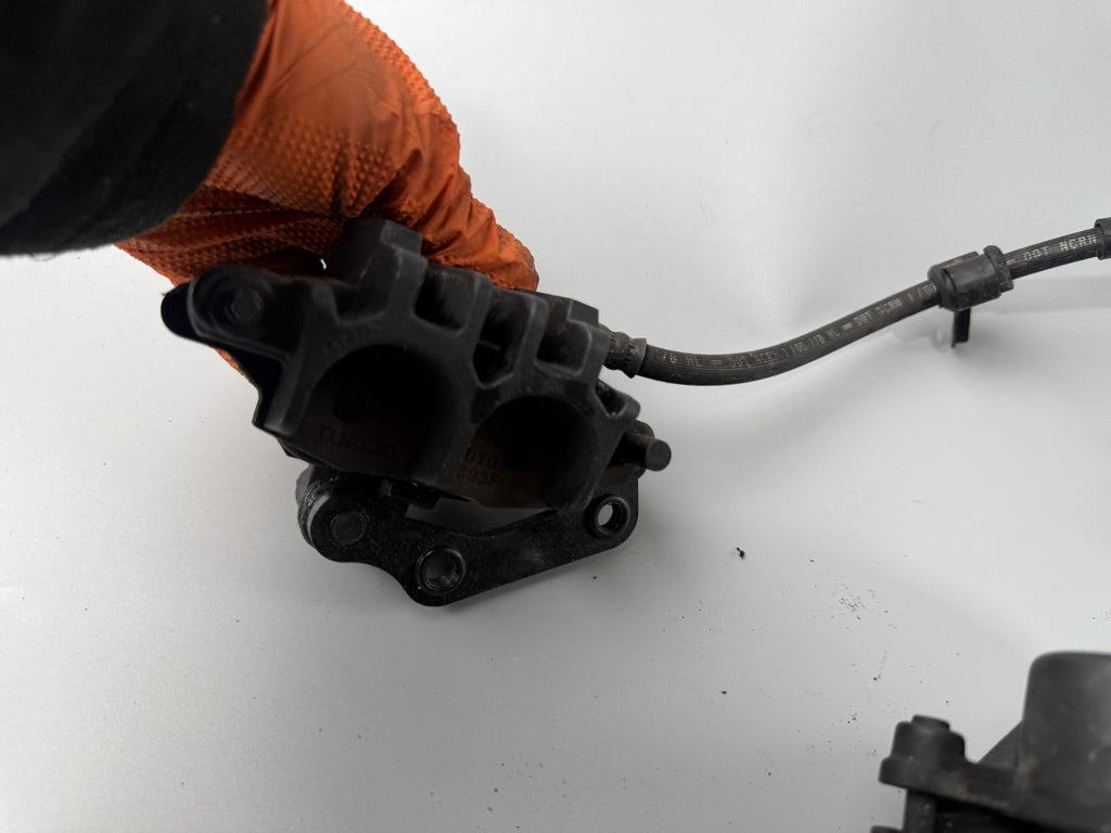 Suzuki GSF 600 Bandit POP WVA8 Bremsanlage Bremse brake Sattel Pumpe Zange vorne