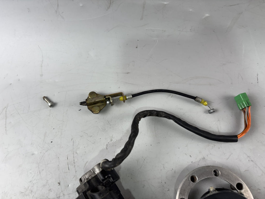 Suzuki GSX 750 AE Inazuma Schlosssatz Key Zündschloss Tankschloss Lock