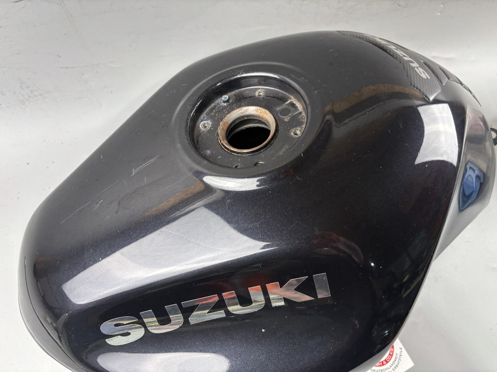 Suzuki GSF600 GN77B Tank Benzintank Fuel Gas Gasoline Kraftstofftank Treibstoff