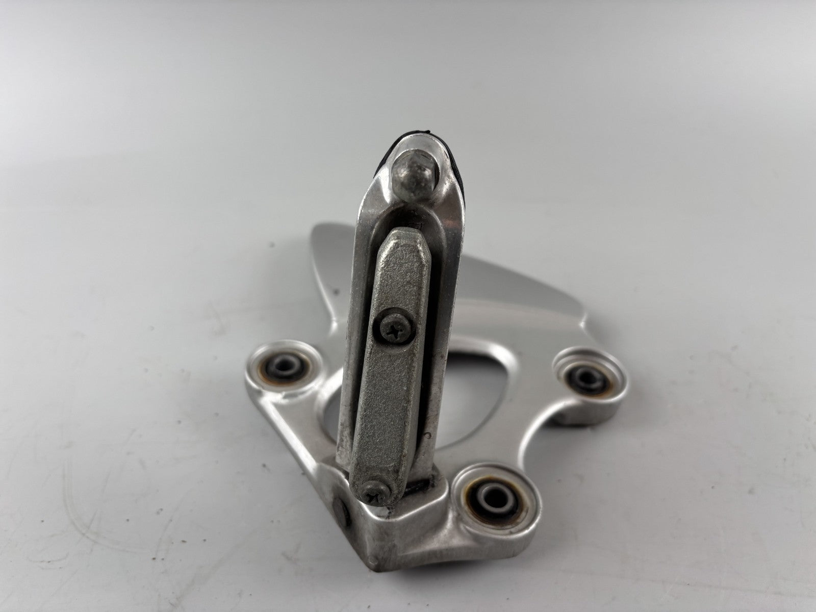 Suzuki GSX 750 F AK11 Fußrastenanlage Fußraste Step Foot Hangers vorne rechts