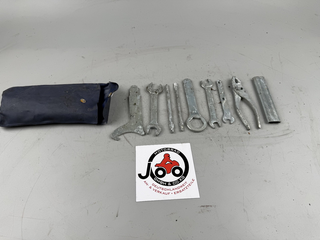 Honda VT600C Shadow Bordwerkzeug tools Teile Parts