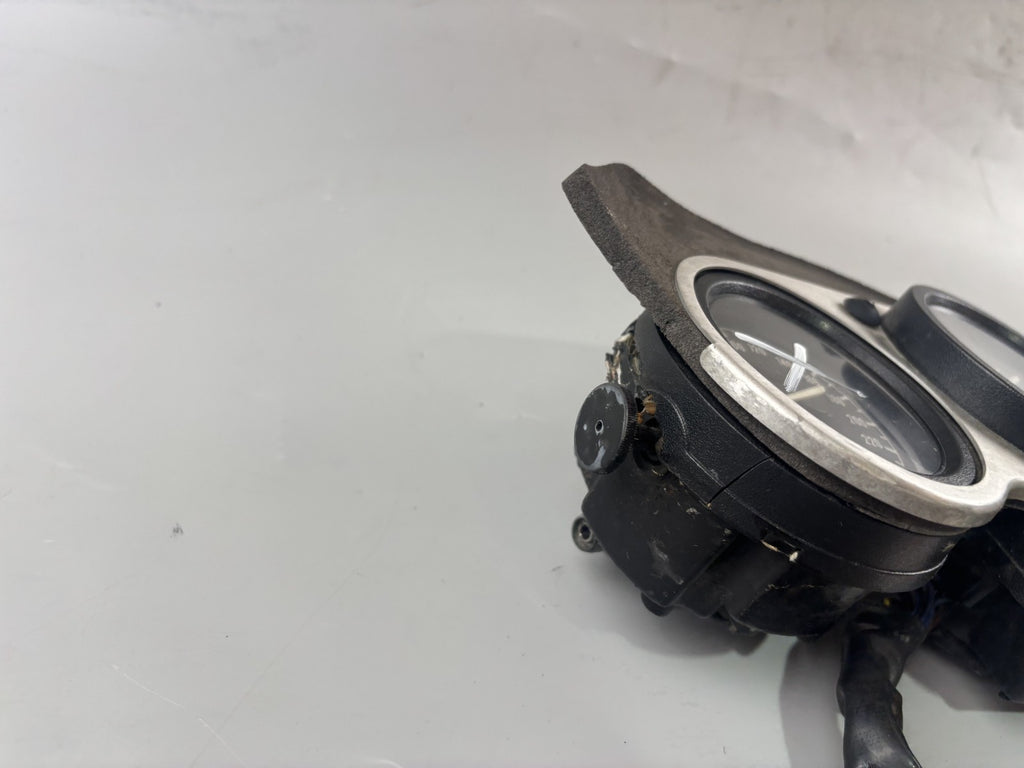 Yamaha TDM 850 3VD Tacho Speedometer DZM Drehzahlmesser Cockpit Instrumente