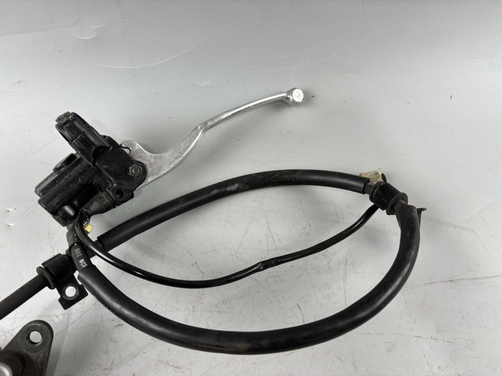 Yamaha YBR 125 RE05 Bremsanlage Bremse Brake Bremszange Bremspumpe