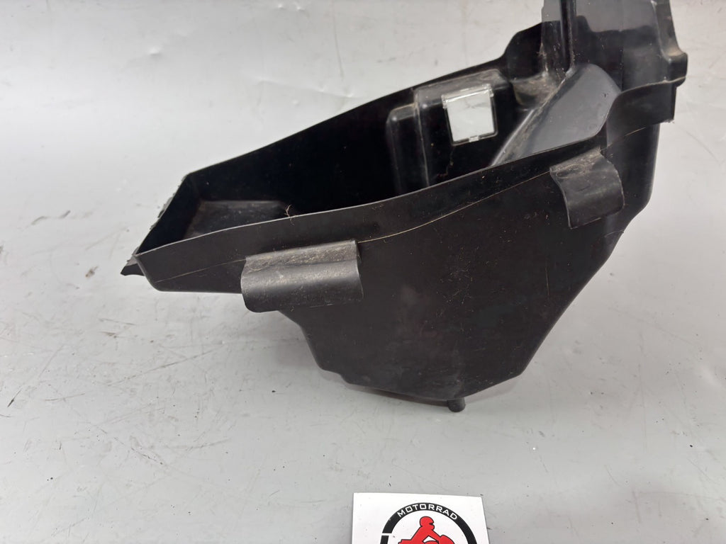 Suzuki GSX 750 AE Inazuma Innenabdeckung Cover Deckel Fach