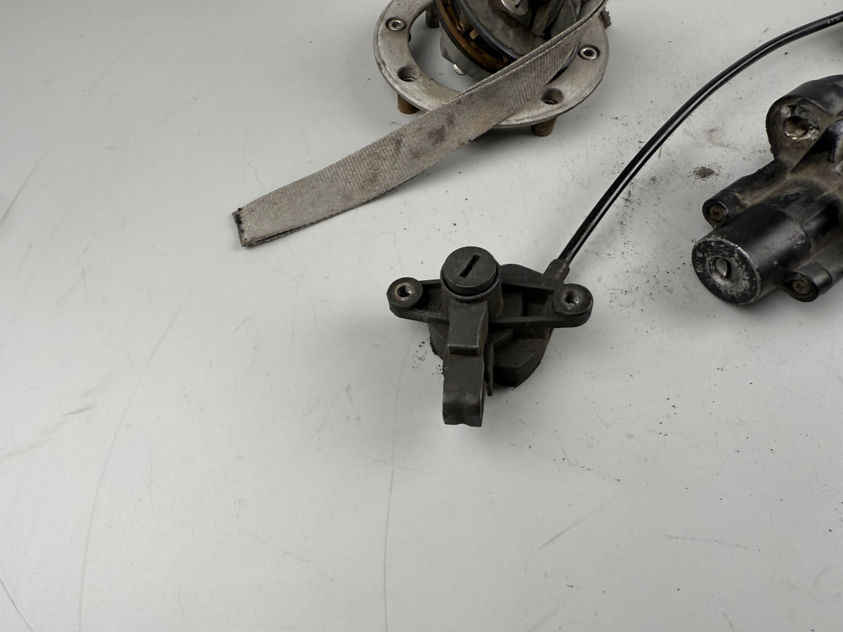 Suzuki GSF600 GN77B Bandit Schlosssatz Zündschloss Tankschloss Sitzbank Key Lock
