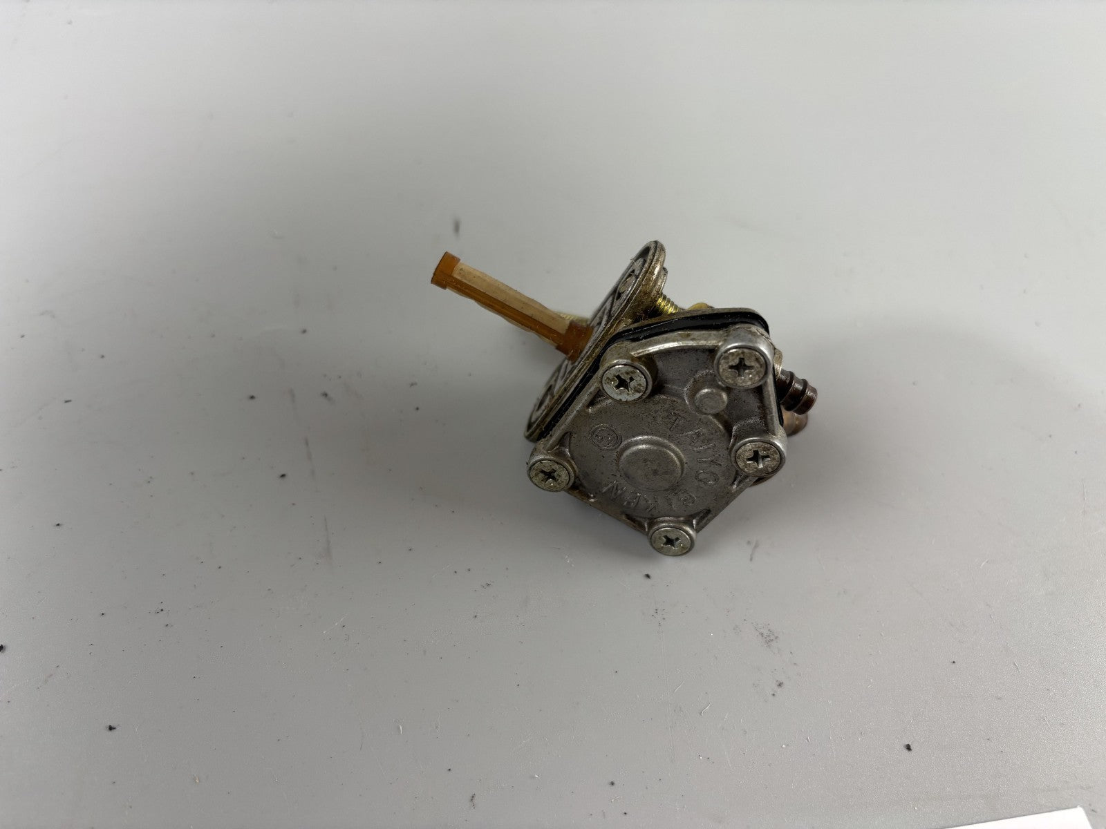 Kawasaki ZZR600D ZX600D Benzinhahn Fuel Ventil Gas Gasoline Tank