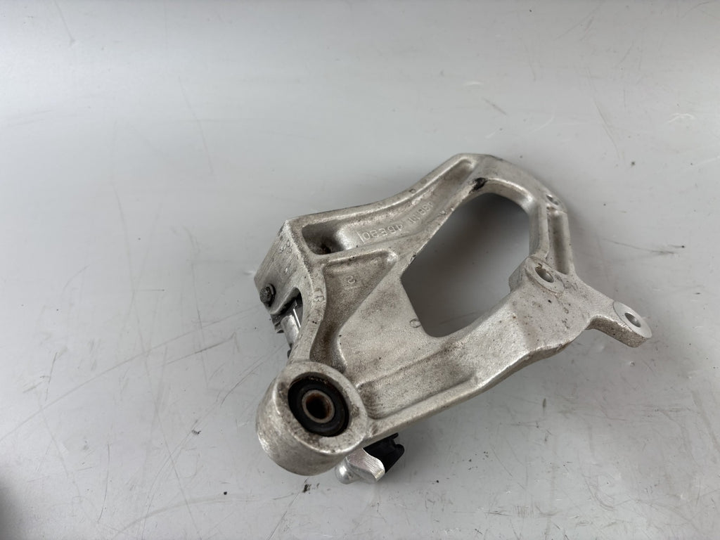 Suzuki GSX-R 1100 W GU75C Fussraste mit Halter Soziusfußraste Hangers rechts