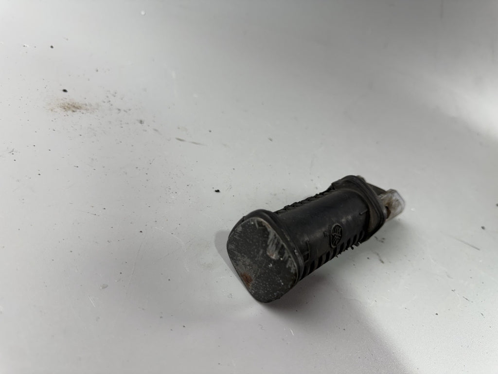 Yamaha XS 400 12E Fußraste Soziusfußraste Foot Step Hangers rechts right