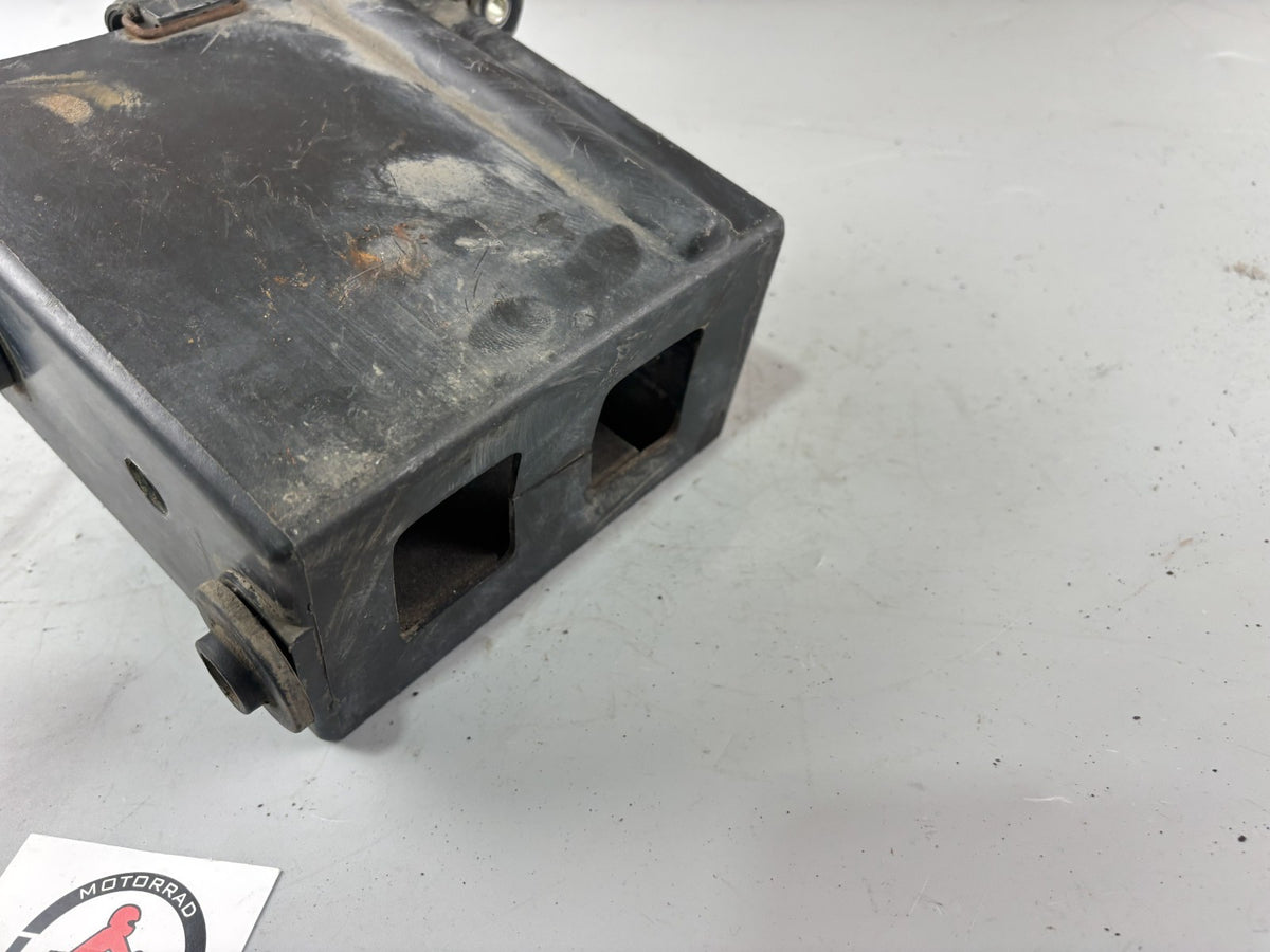 Yamaha XV700 Virago 56E Batteriefach Halterung Staufach Hodler Halterung