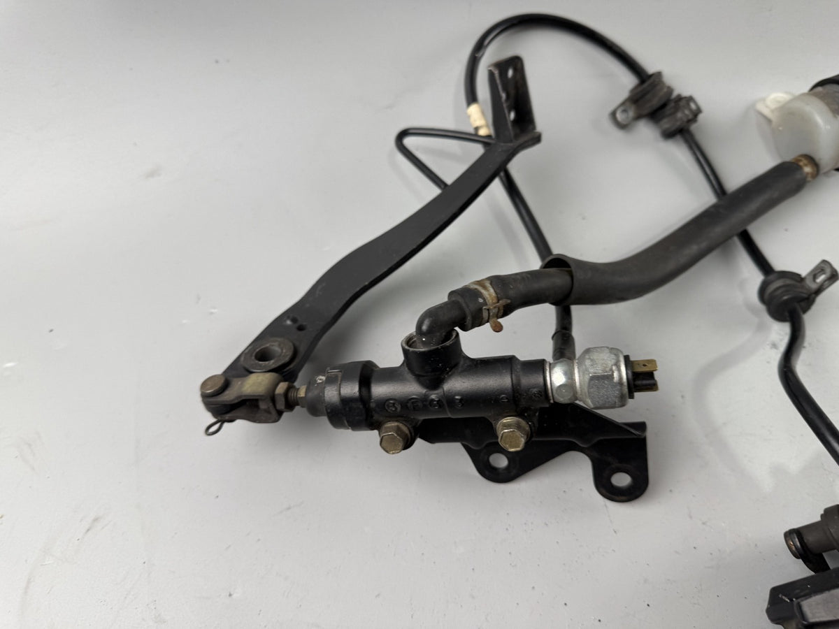 Triumph Tiger 900 T400 Bremsanlage Bremse Brake Sattel Pumpe hinten back