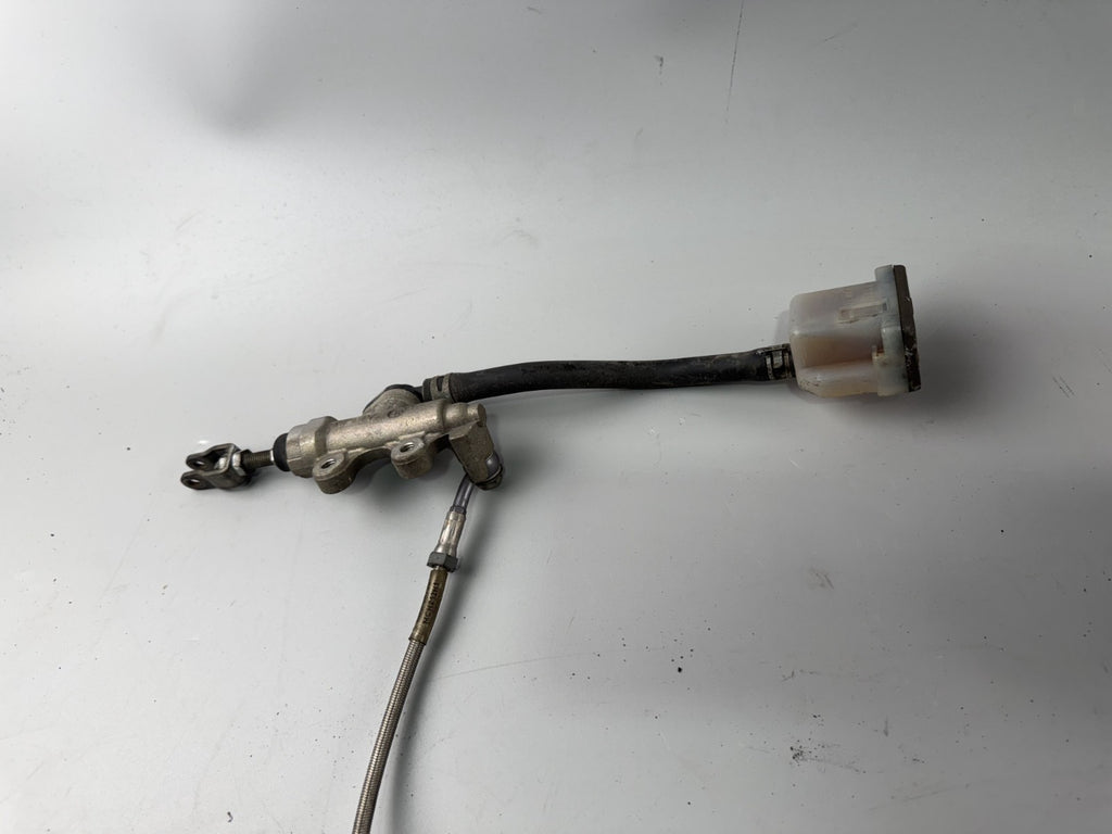 Suzuki GSF600 GN77B Bandit Bremse hinten Brake Back Bremsanlage Sattel Pumpe