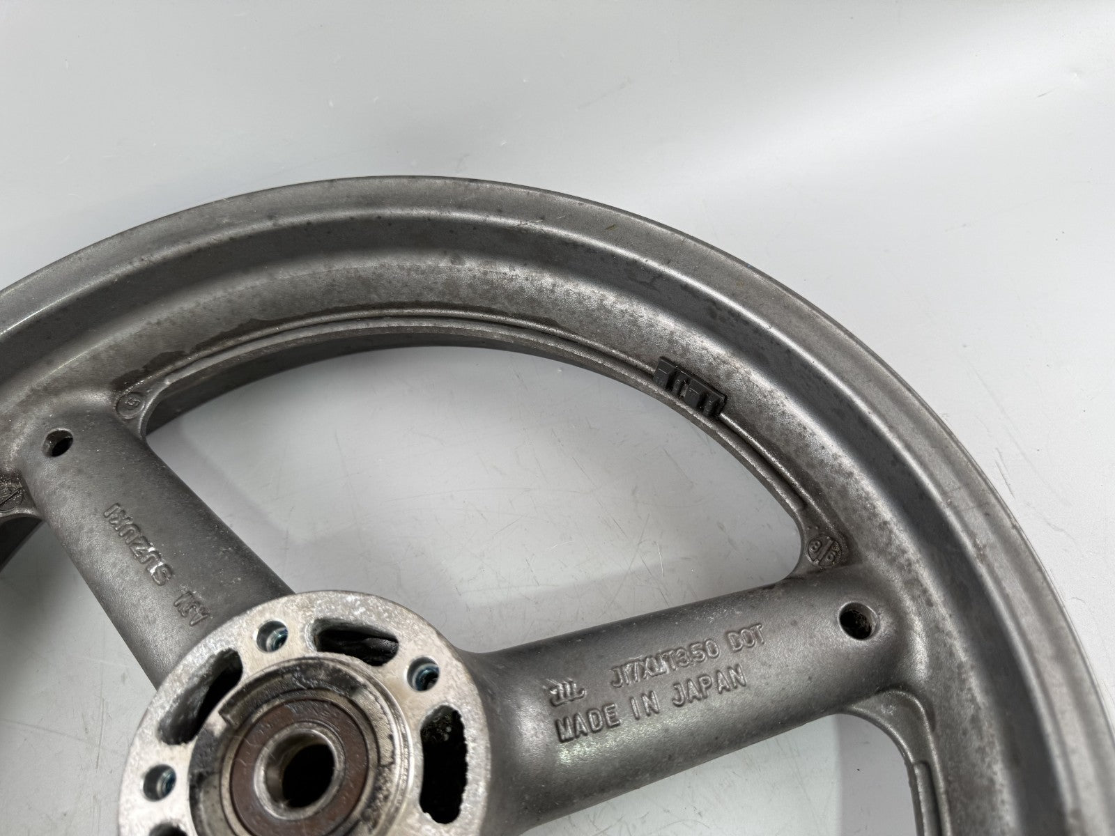 Suzuki GSX750 AE Inazuma Vorderradfelge Rim vorne front Rad Felge