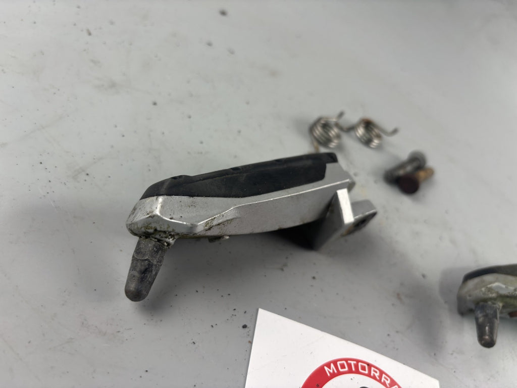 BMW F 650 CS Scarver Fußraste Foot Step Hangers vorne front Fahrer