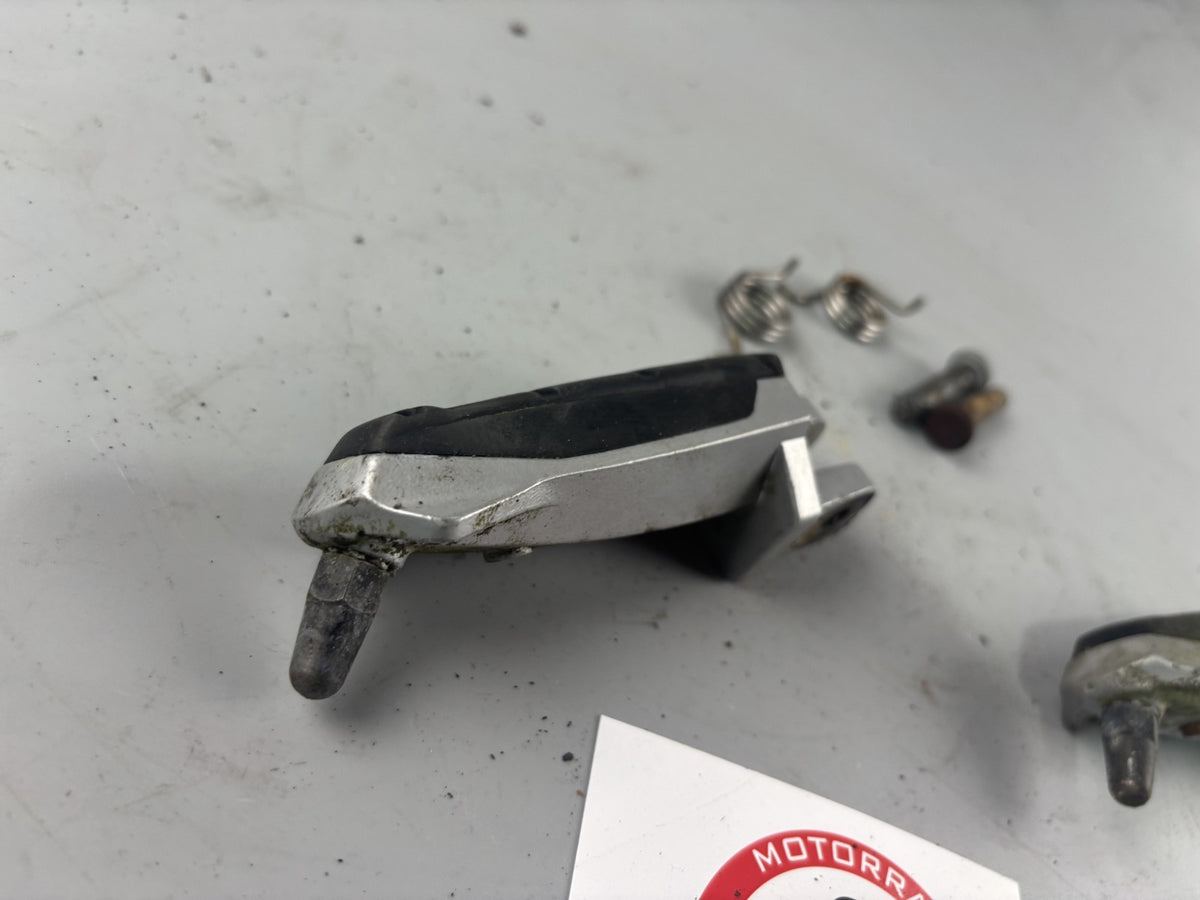BMW F 650 CS Scarver Fußraste Foot Step Hangers vorne front Fahrer