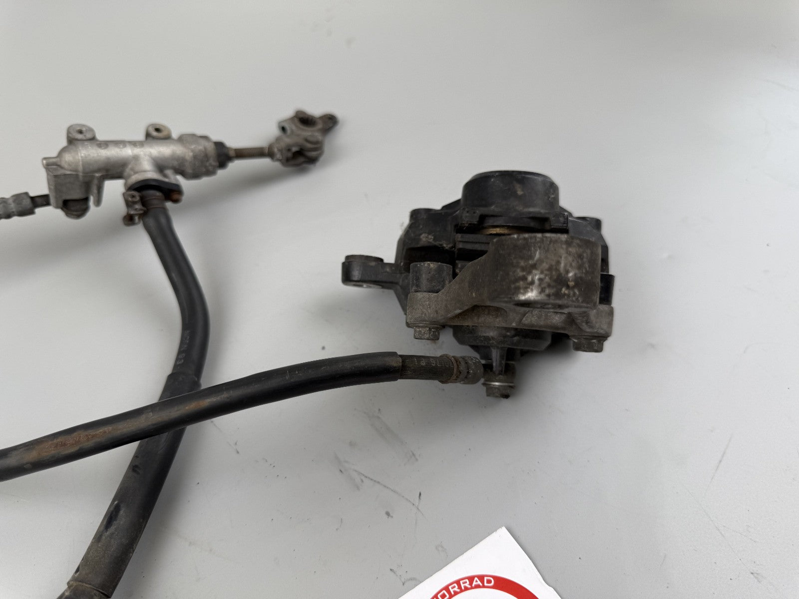 Suzuki GS500E GM51B Bremsanlage Bremse Brake hinten back Sattel Pumpe