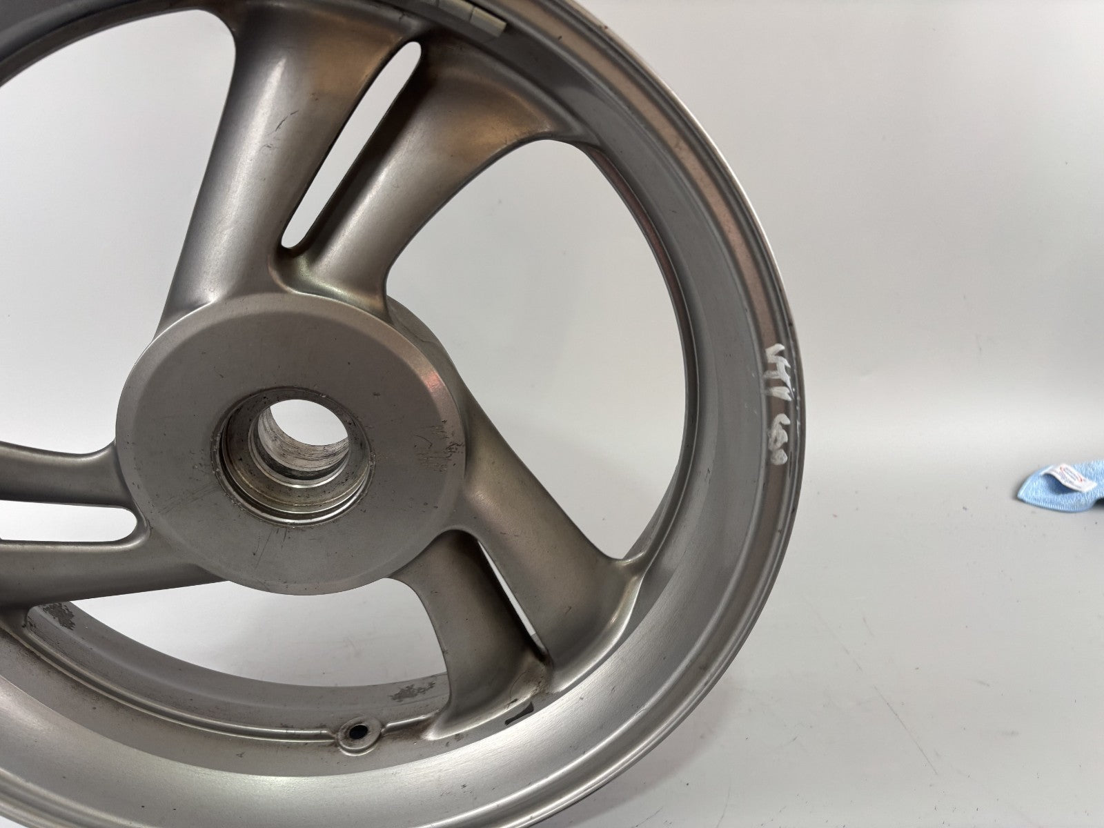 Honda NTV650 revere RC33 Vorderradfelge Felge Rim Rad vorne front Reifen Rad