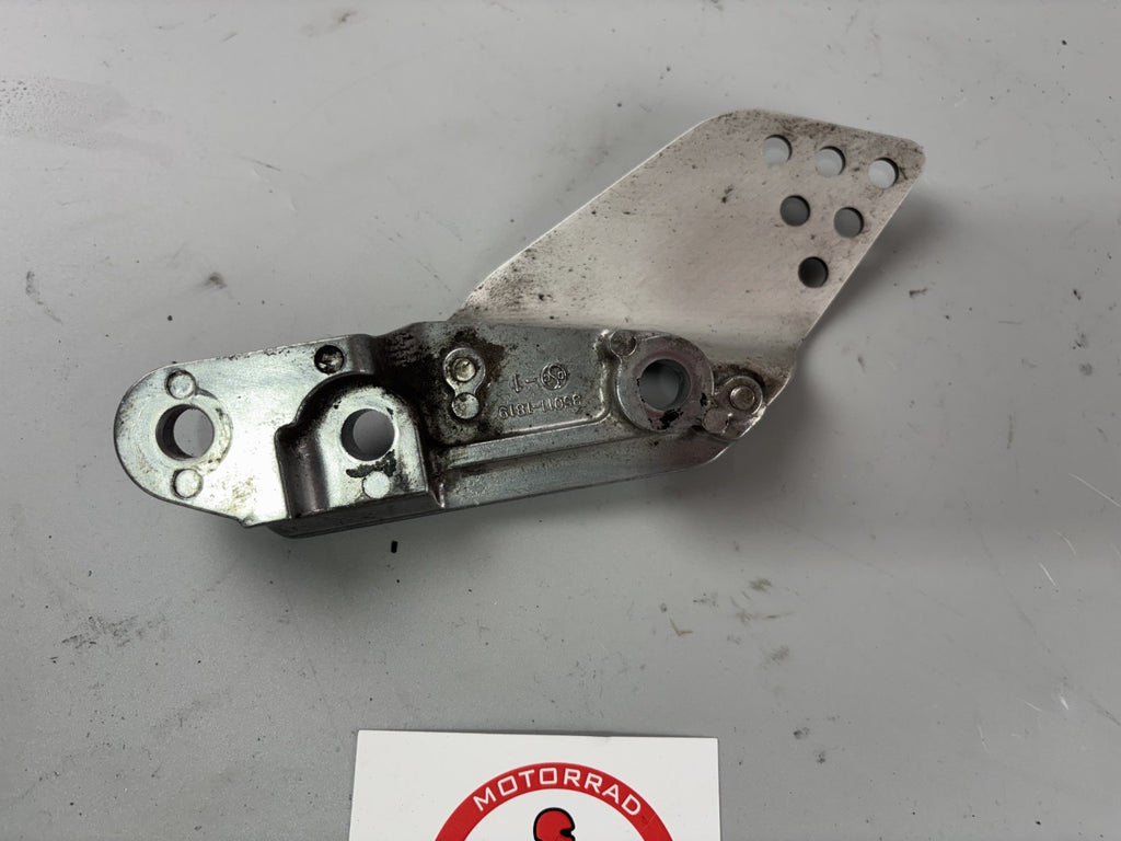 Kawasaki ZRX1100 ZRT10C Fußrastenhalteplatte Halterung Fußrasten Step rechts