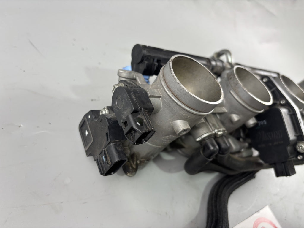 Suzuki GSX 650 F FA WVCJ Vergaser Carburetor Einspritzanlage Drosselklappen