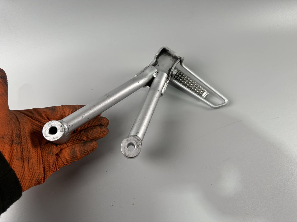 Suzuki GSF 600 Bandit POP WVA8 Soziusfußrasten Foot Step Hanger Beifahrer links